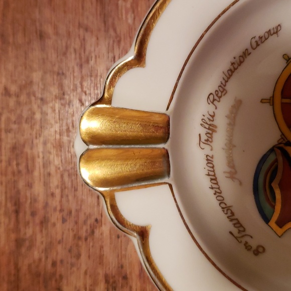 Military History Commemorative Ashtray with Gold Gilding Vintage 1952 Europe - Picture 2 of 6